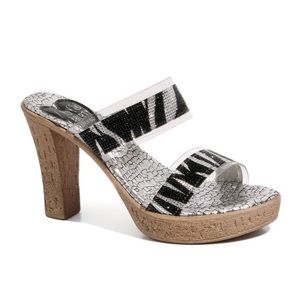 Love & Liberty Black Zebra Sabrina Sandals Women CN 39 or US 7.5 READ ALL